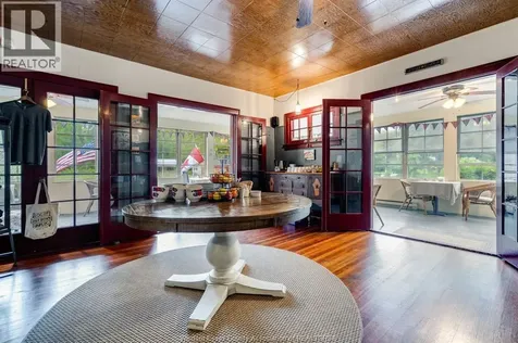 1060 East West Road Pelee Island ON N0R 1M0