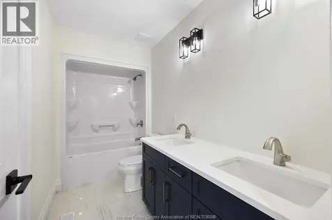 1223 Campana Crescent Lakeshore ON N8L 0K4