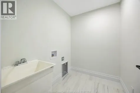 1223 Campana Crescent Lakeshore ON N8L 0K4