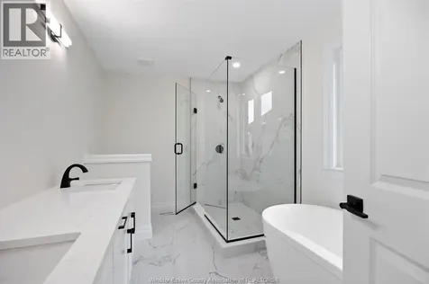 1223 Campana Crescent Lakeshore ON N8L 0K4