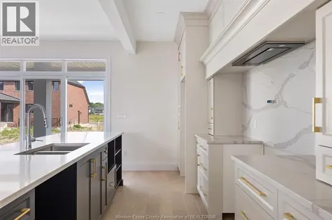 1229 Campana Crescent Lakeshore ON N8L 0K4