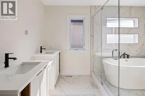 1229 Campana Crescent Lakeshore ON N8L 0K4
