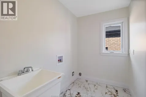 1229 Campana Crescent Lakeshore ON N8L 0K4