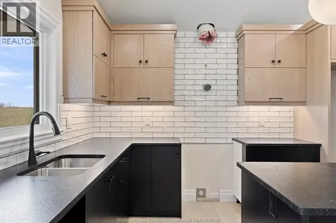 1247 Campana Crescent Lakeshore ON N8L 0K4