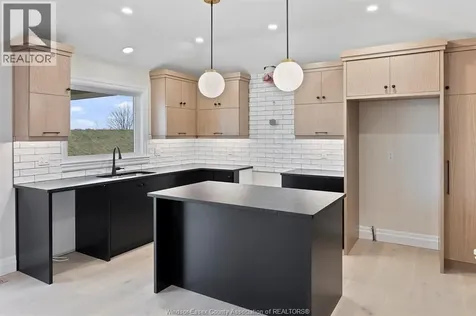 1247 Campana Crescent Lakeshore ON N8L 0K4
