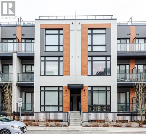 15 David Eyer Road West Richmond Hill ON L4S 0N2