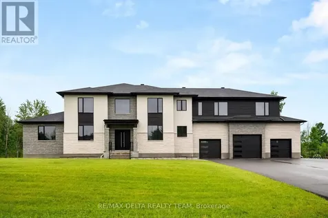 663 Ballycastle Crescent Ottawa ON K1X 0A3