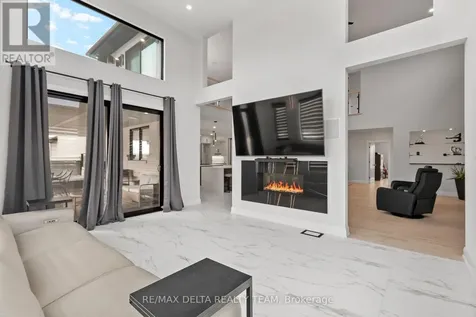 663 Ballycastle Crescent Ottawa ON K1X 0A3