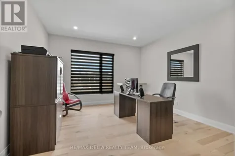 663 Ballycastle Crescent Ottawa ON K1X 0A3