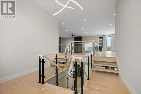 663 Ballycastle Crescent Ottawa ON K1X 0A3