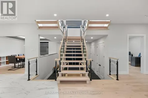 663 Ballycastle Crescent Ottawa ON K1X 0A3