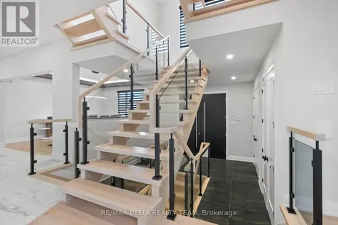 663 Ballycastle Crescent Ottawa ON K1X 0A3