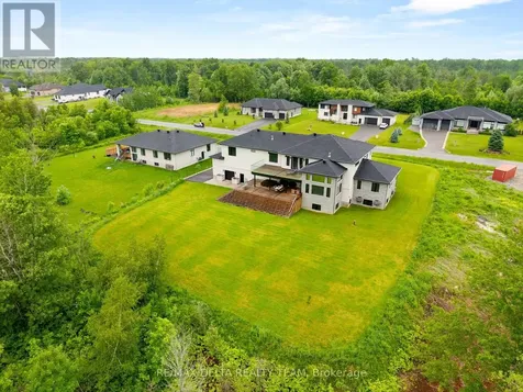 663 Ballycastle Crescent Ottawa ON K1X 0A3