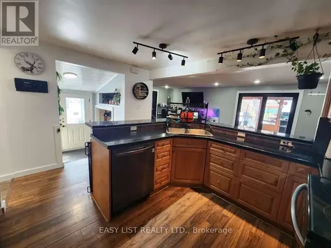 516 Bay Street Kenora ON P0X 1C0