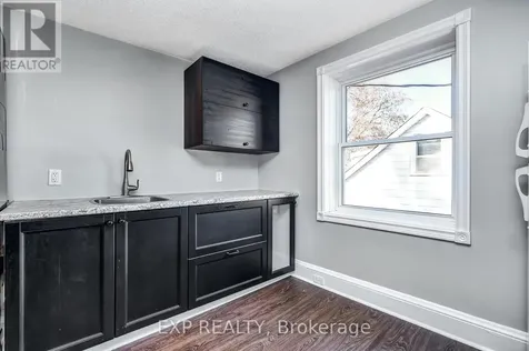 566 Kirkwood Avenue Ottawa ON K1Z 5X4