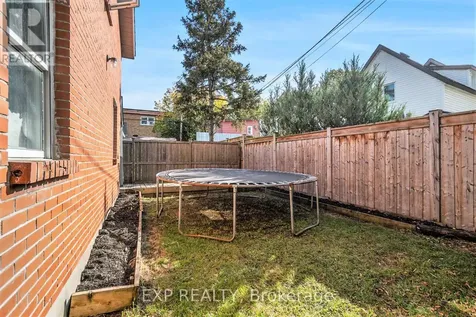 566 Kirkwood Avenue Ottawa ON K1Z 5X4