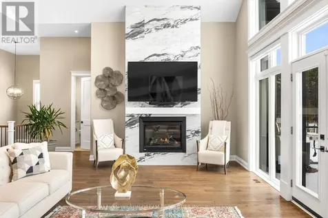 324 Hedley Way Ottawa ON K2W 0E4