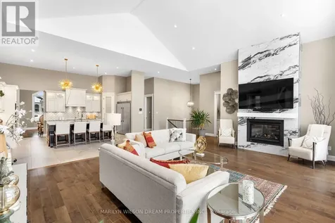 324 Hedley Way Ottawa ON K2W 0E4