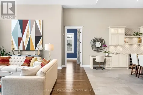 324 Hedley Way Ottawa ON K2W 0E4