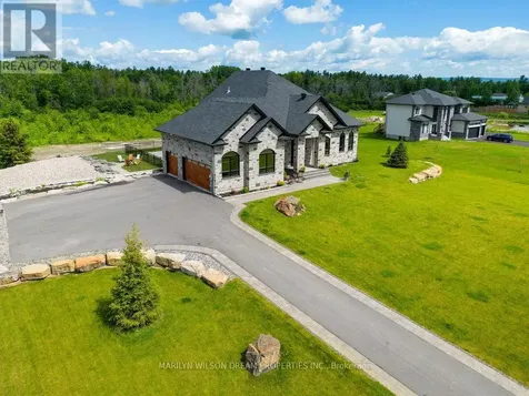 324 Hedley Way Ottawa ON K2W 0E4