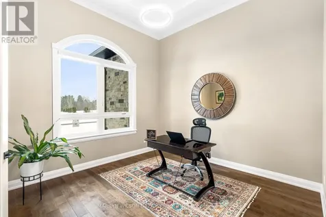 324 Hedley Way Ottawa ON K2W 0E4