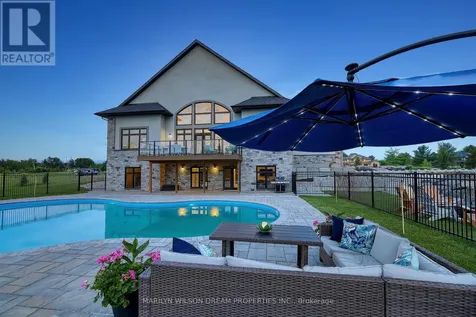 324 Hedley Way Ottawa ON K2W 0E4
