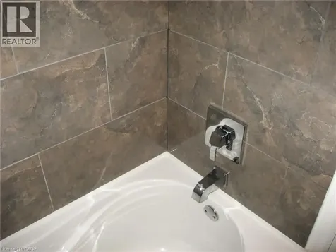 124 Avalon Place Kitchener ON N2M 4N7