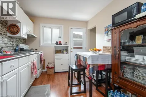 129 River Road East Kitchener ON N2B 2G7