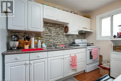 129 River Road East Kitchener ON N2B 2G7
