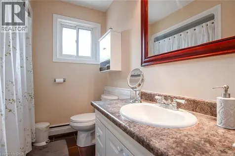 129 River Road East Kitchener ON N2B 2G7
