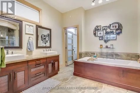 11201 Lake Ridge Road Scugog ON L9L 1V7
