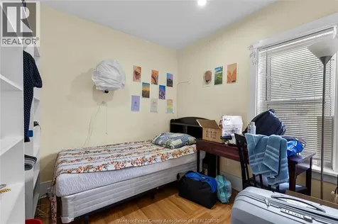 609 St. Joseph Windsor ON N9C 3H3