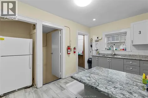 609 St. Joseph Windsor ON N9C 3H3