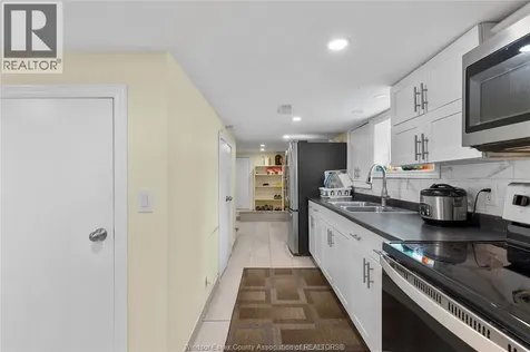 609 St. Joseph Windsor ON N9C 3H3