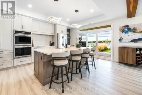 166 Country Side Drive Chatsworth ON N0H 1G0