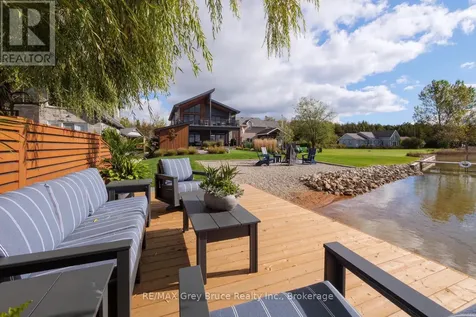 166 Country Side Drive Chatsworth ON N0H 1G0