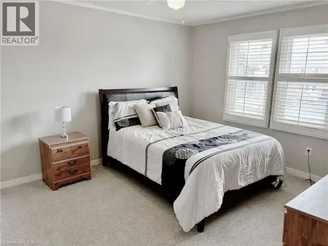 2056 Hadfield Court Burlington ON L7M 3V4