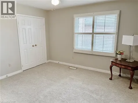 2056 Hadfield Court Burlington ON L7M 3V4