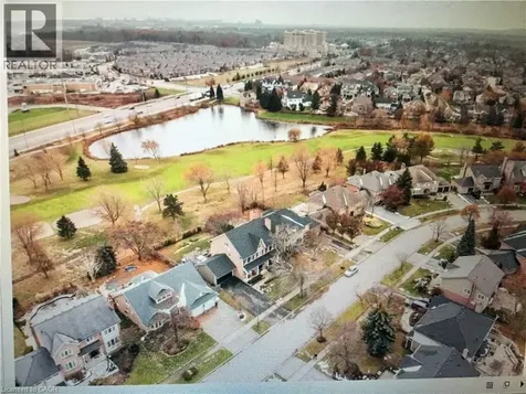 2056 Hadfield Court Burlington ON L7M 3V4