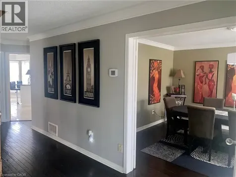 2056 Hadfield Court Burlington ON L7M 3V4