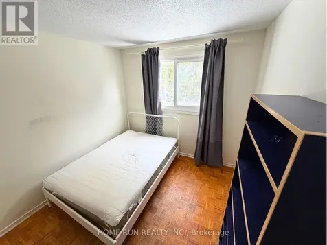 166 Withrow Avenue Ottawa ON K2G 3N8