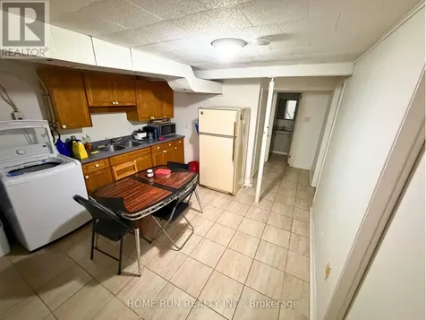 166 Withrow Avenue Ottawa ON K2G 3N8