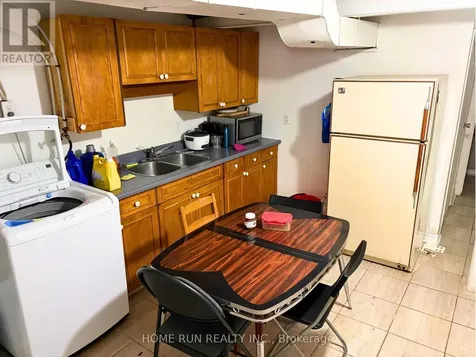 166 Withrow Avenue Ottawa ON K2G 3N8