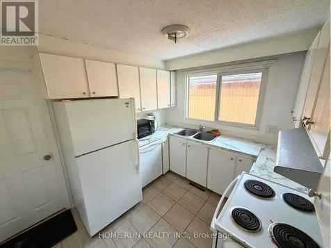 166 Withrow Avenue Ottawa ON K2G 3N8