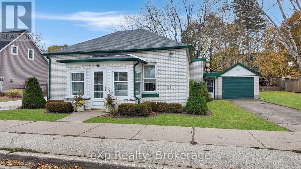 21 Grosvenor Street North Saugeen Shores ON N0H 2L0