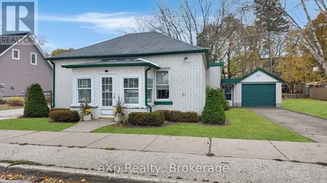 21 Grosvenor Street North Saugeen Shores ON N0H 2L0
