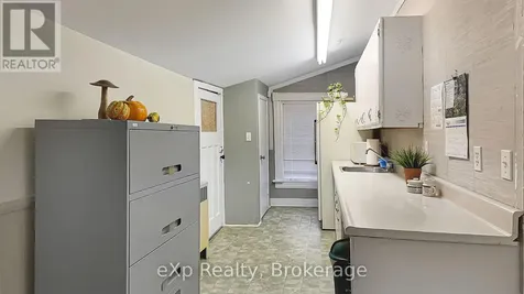 21 Grosvenor Street North Saugeen Shores ON N0H 2L0