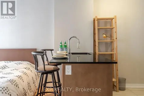 242 Rideau Street Ottawa ON K1N 0B7