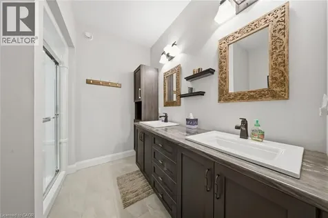156 St Michael's Street Delhi ON N4B 3C8