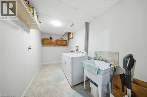 156 St Michael's Street Delhi ON N4B 3C8